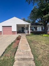 Building Photo - 2026 E Frank Phillips Blvd