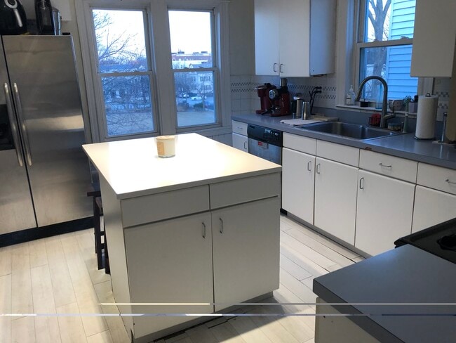 Building Photo - 231 Harvard St