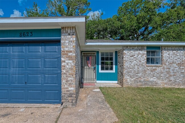 Foto del edificio - 8623 Valley Forest Dr