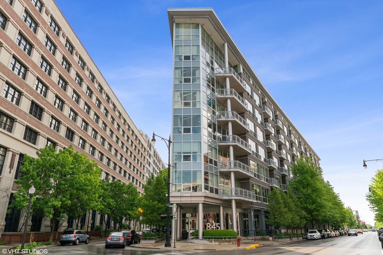 Foto principal - 845 N Kingsbury St