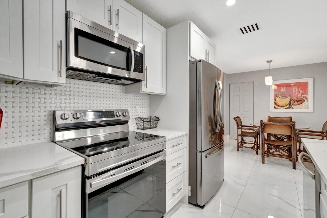 Foto principal - 710 SE 3rd Ave