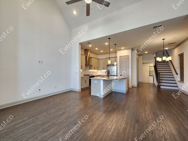 Building Photo - 1081 Kirkland Circle