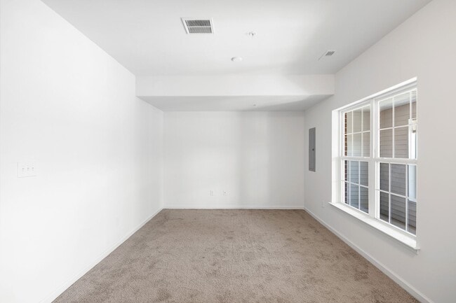 Building Photo - 415 Lenape Way