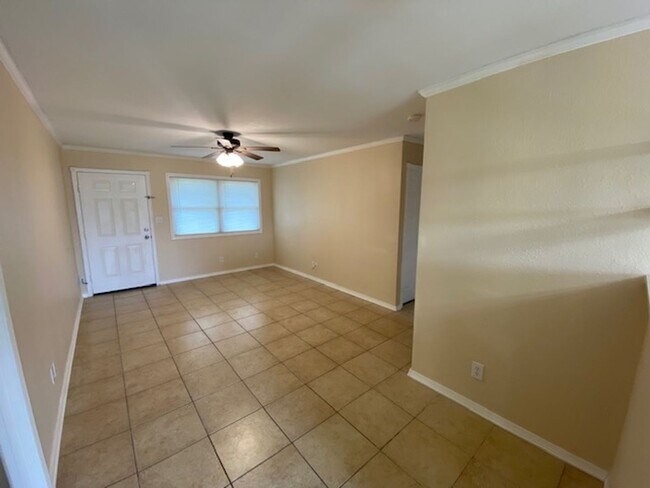 Foto del edificio - 3 Bedroom Duplex Located in West Fayettevi...