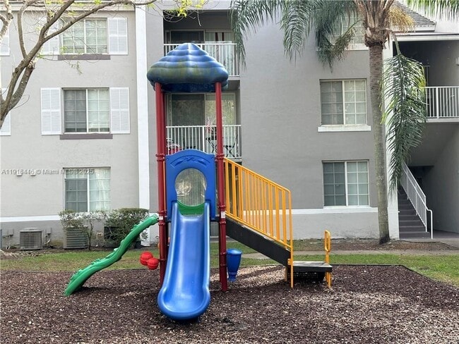 Foto del edificio - 777 SW 111th Way