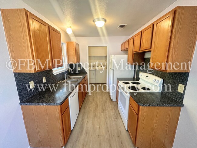 Building Photo - 313 FM 709 - Spacious 3 Bedroom, 2 Bathroo...