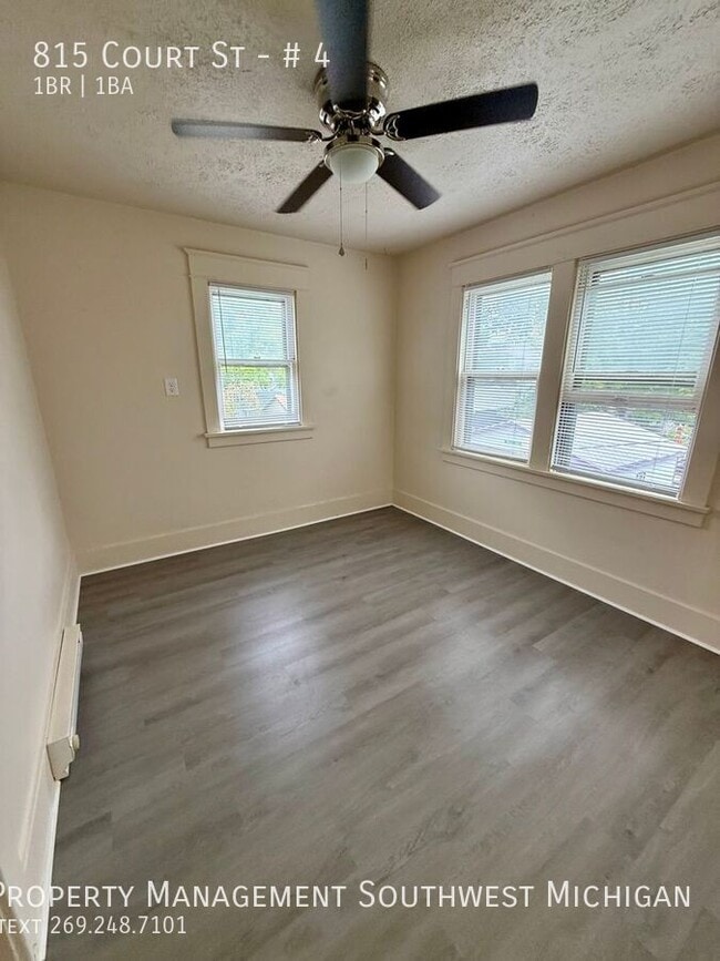 Building Photo - 815 Court St