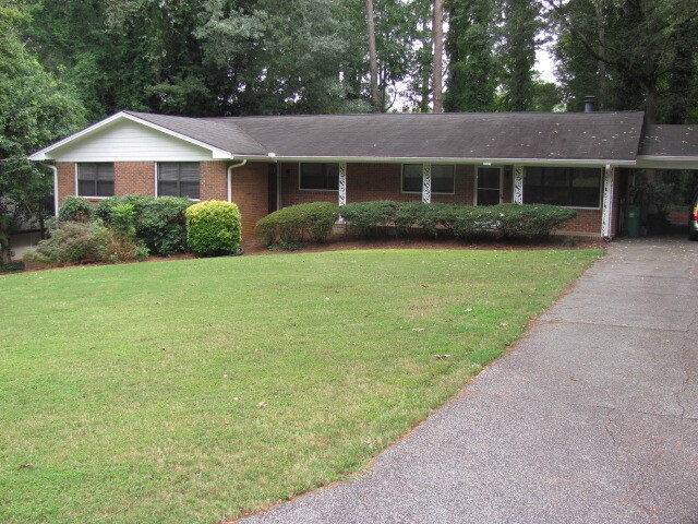 Duplex: 1407 is left unit. Entrance is at the left end of the front porch. - 1405 Southland Vista Ct NE