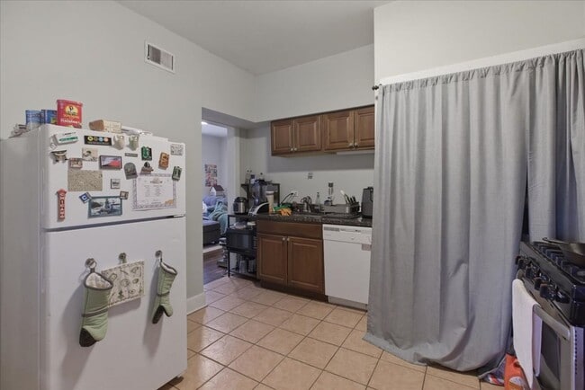 Foto del edificio - 4002 N Southport Ave