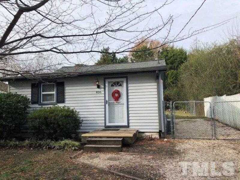 Primary Photo - 406 S Hughes St