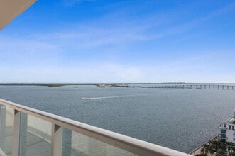 Building Photo - 1155 Brickell Bay Dr