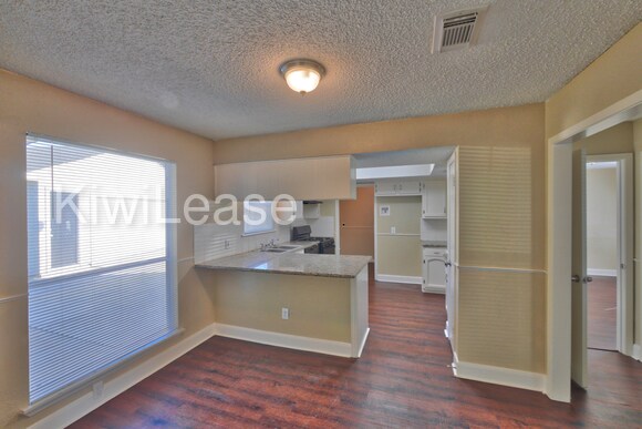 Building Photo - 16330 Sierra Grande Dr