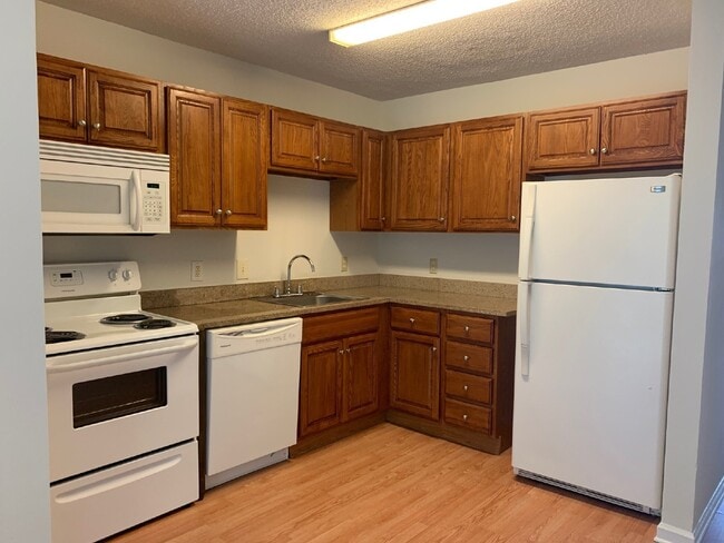Photo - Very nice 2 bedroom and 1 bath apartment located in downtown Concord!