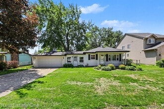 Building Photo - 1064 Woodslee Ave