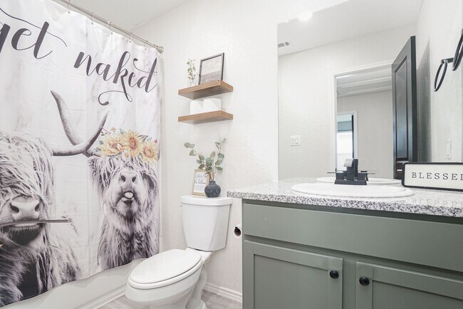 Photo - October Move in House