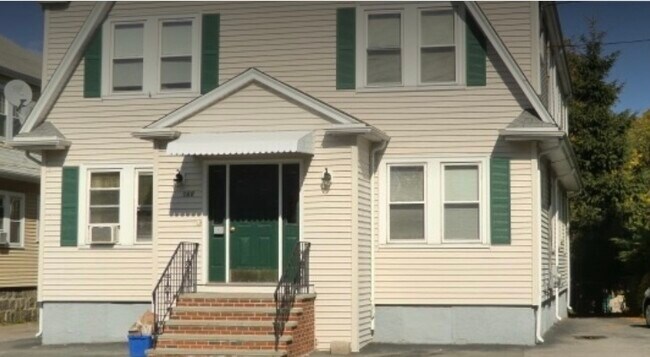 Building Photo - 166 South St