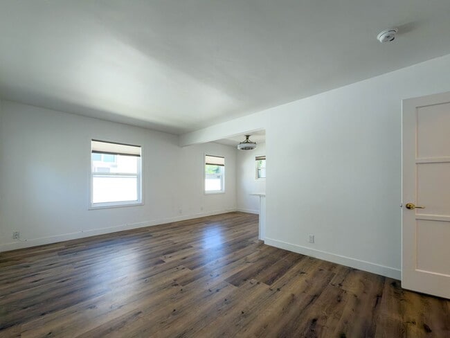 Building Photo - 316 N Kenwood St