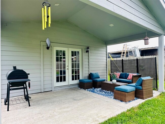 Building Photo - 12218 Hillcroft St