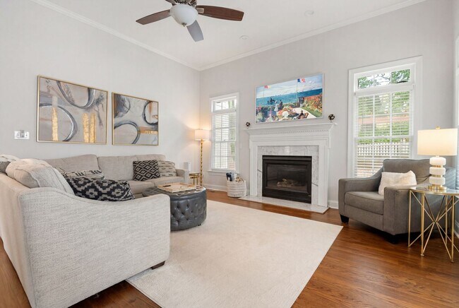 Foto del edificio - Gorgeous brick ranch with bonus room!!! Application Pending