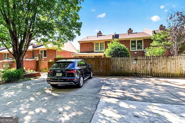 Photo - 6117 Queen Anne Ct Townhome