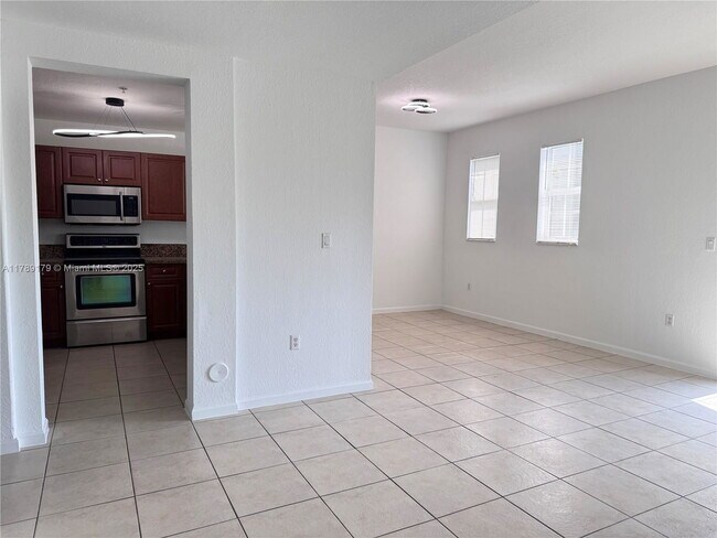 Foto del edificio - 11102 NW 83rd St
