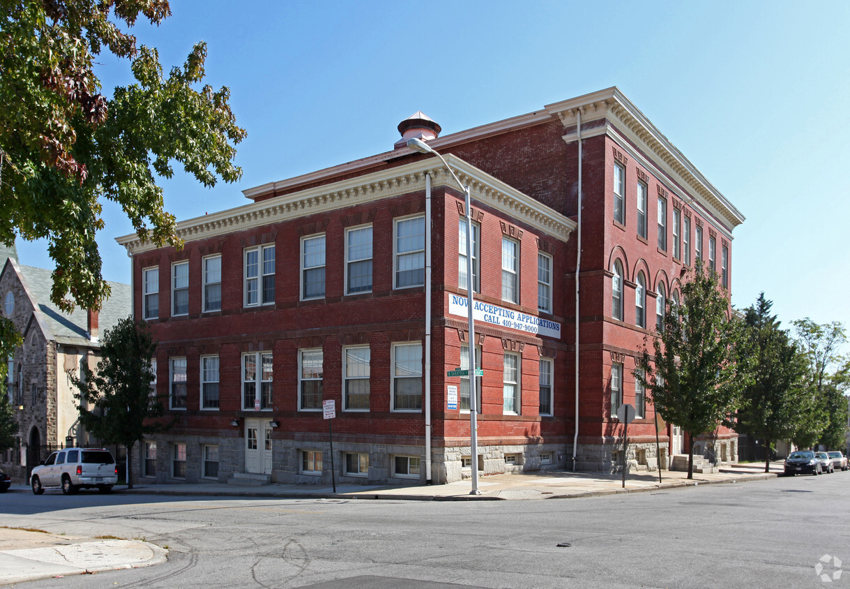 Foto del edificio - Franklin Square School Apartments