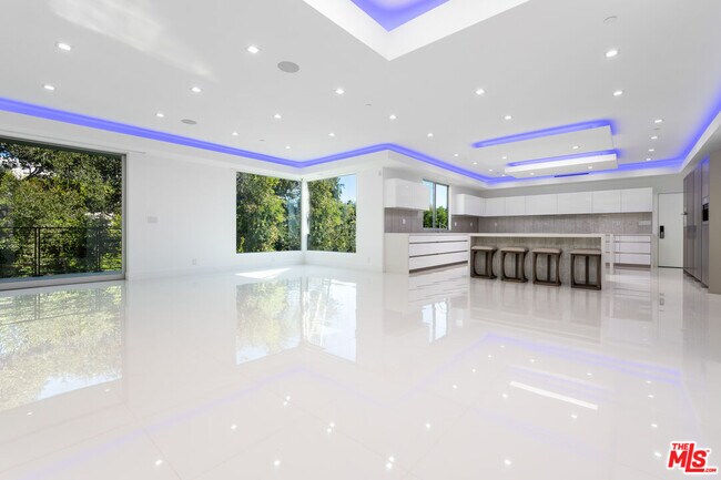 Foto del edificio - 1124 Summit Dr