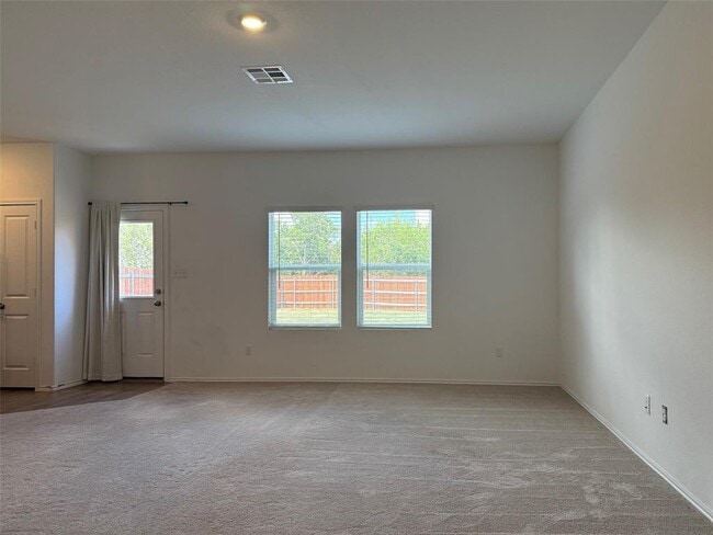 Building Photo - 112 Standing Rock Ln
