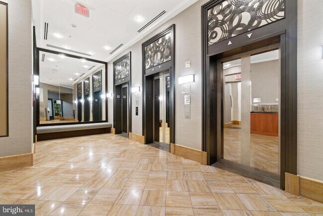 Building Photo - 3101 N Hampton Dr