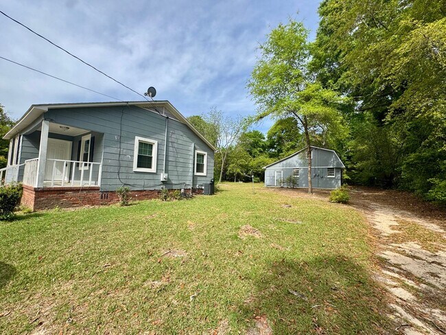 Building Photo - Unit A – Front Home