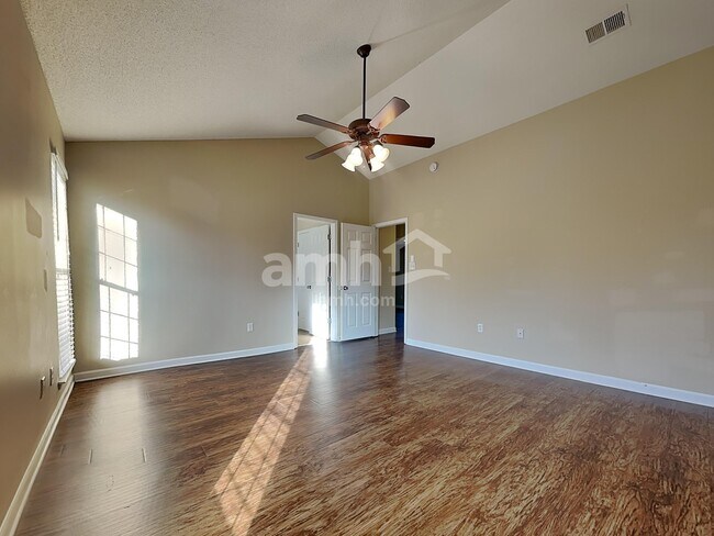 Foto del edificio - 5961 Appian Way Cv