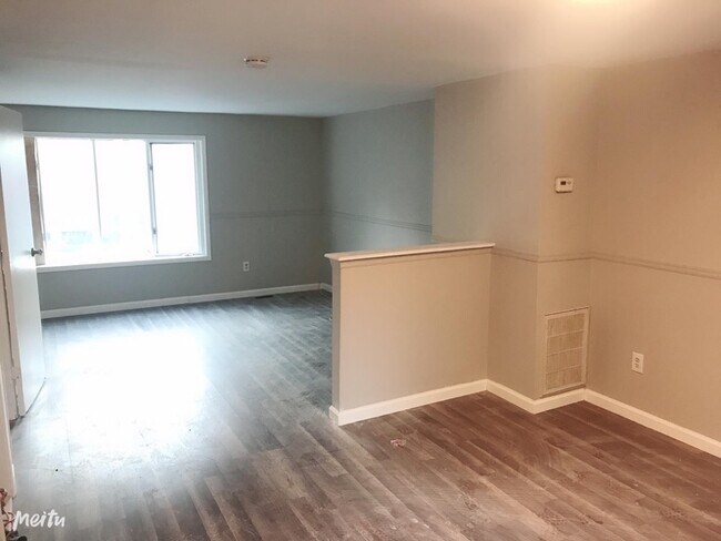 Foto del edificio - 42 Gladstone Ave