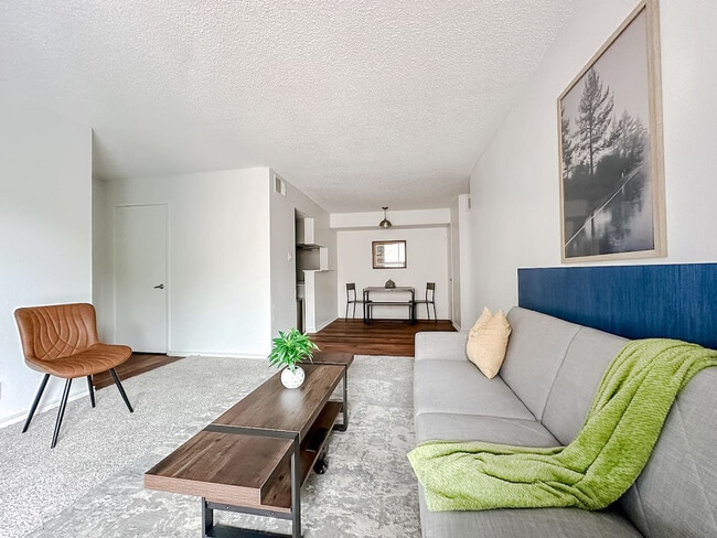 Foto del edificio - 1071 Clayton Ln