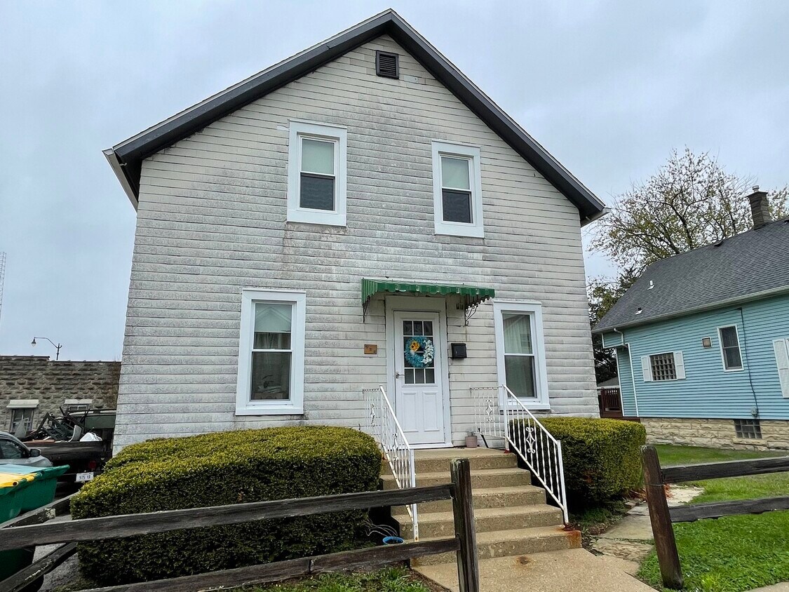 Primary Photo - 724 Raub St