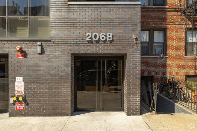 Building Photo - 2068 Ocean Ave