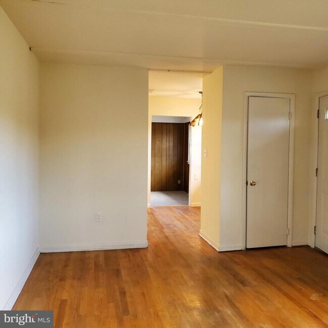 Building Photo - 8614 Linton Hall Rd