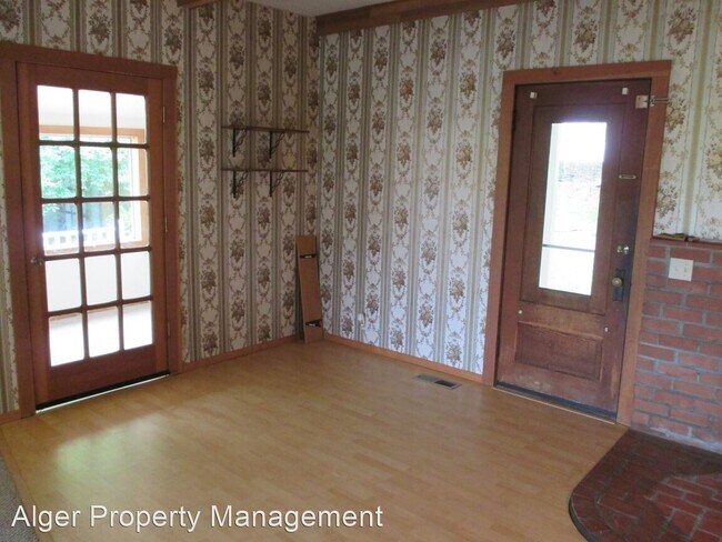 Building Photo - 3 br, 2 bath House - 11060 N. Madison Ave. NE