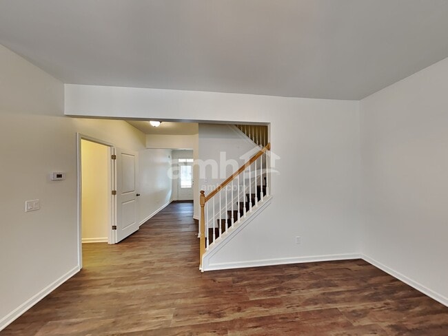 Building Photo - 429 Belmont Way