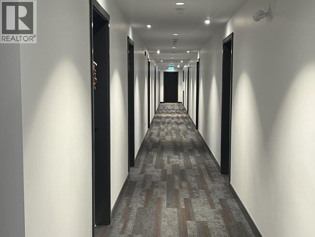 Building Photo - 648 Lea Ave