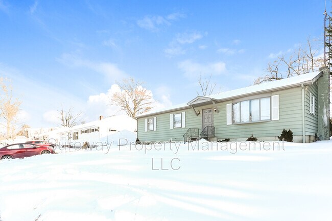 Building Photo - 486 Mercer St