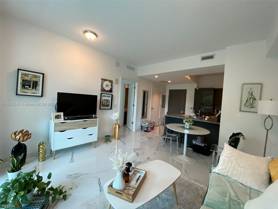 Foto principal - 1 br, 1 bath Condo - 1080 Brickell Ave Uni...