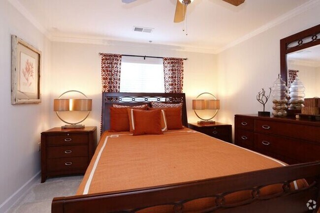 Foto del edificio - Bellingham Park 2BR top floor condo with p...