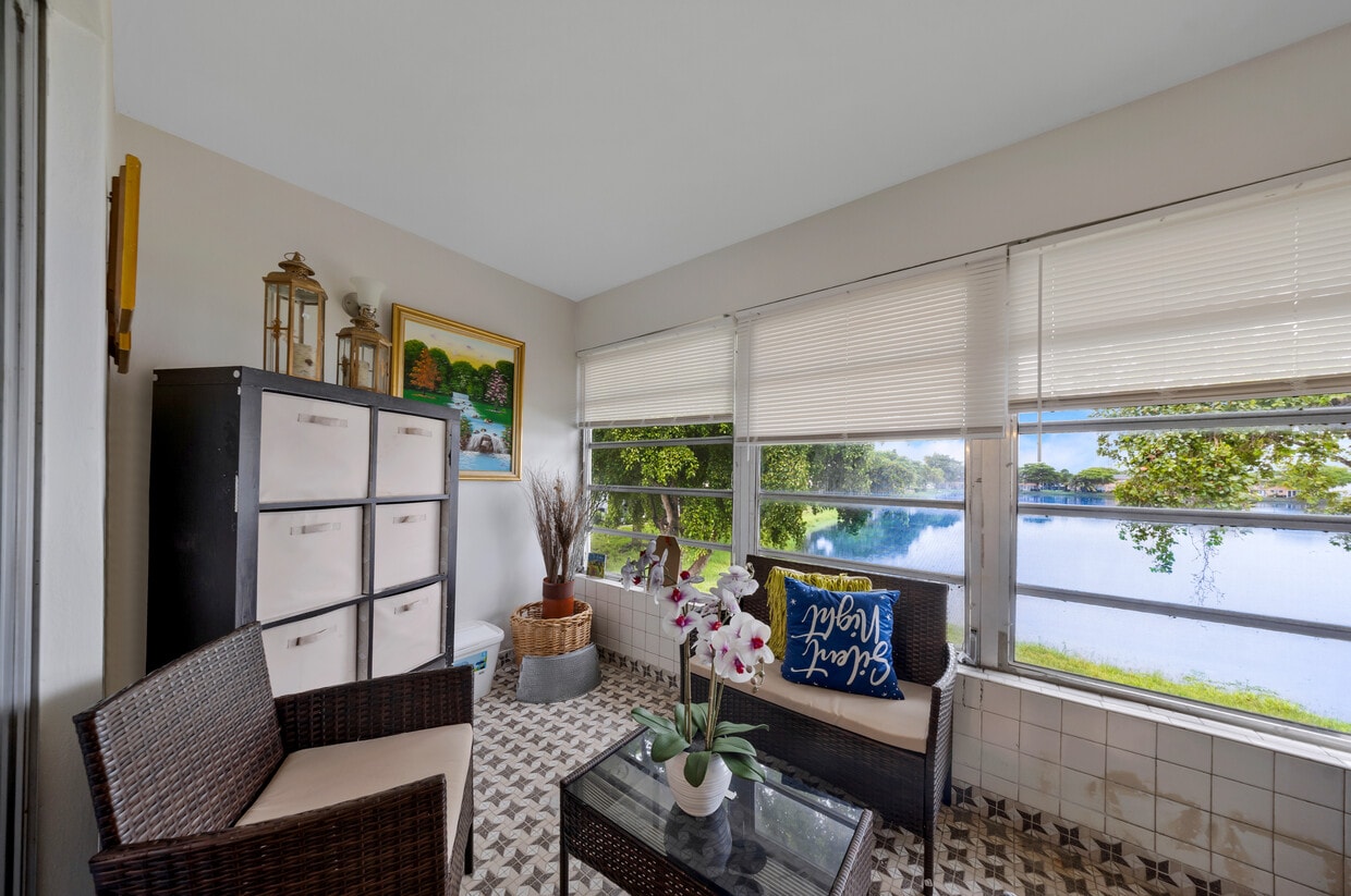 Photo - 19051 NE 2nd Ave (Miami, FL)