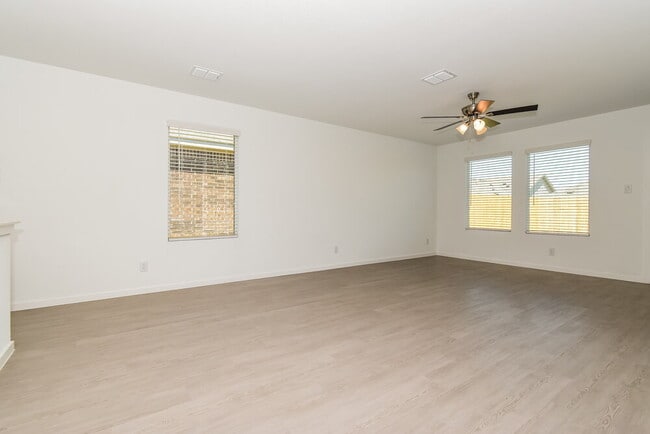 Building Photo - 1718 Crossbill St