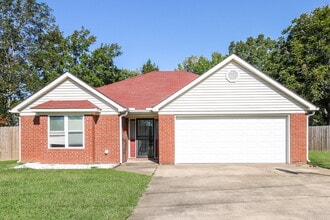 Building Photo - 93 Bloomington Cove