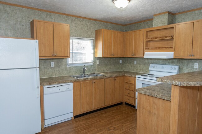 Foto del edificio - 1767 Goodman Lake Rd