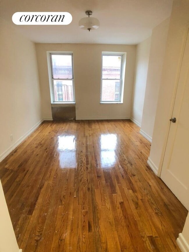 Foto del edificio - 448 W 55th St