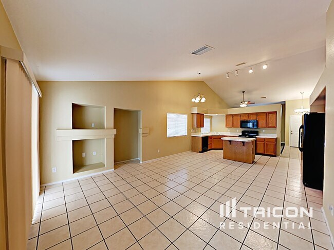 Building Photo - 610 Largo Azul Ave