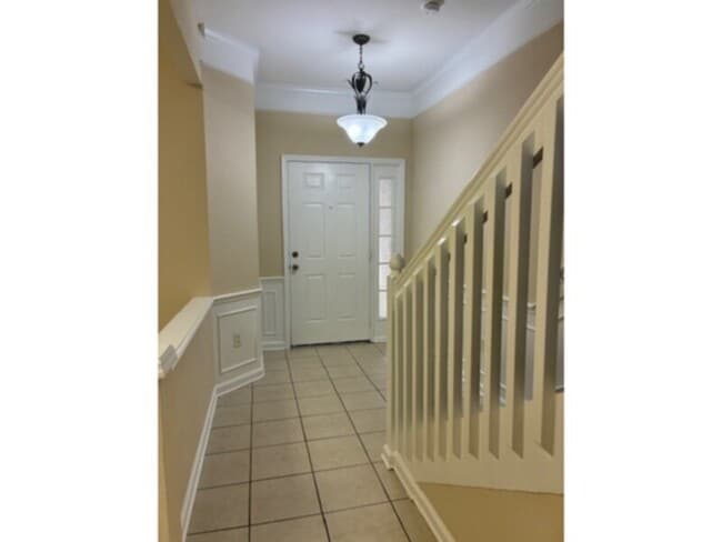 Building Photo - 3 bedroom Townhome with Lake view!!