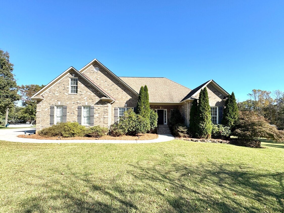Beautiful Brick Home in NW School District - Beautiful Brick Home in NW School District